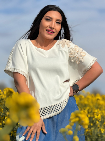 Noutati - Bluza perforata