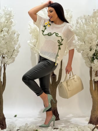 OFERTELE PRIMAVERII - Bluza perforata cu floare brodata