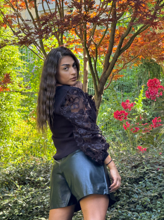 Bluza tricotata cu maneca din dantela [1]