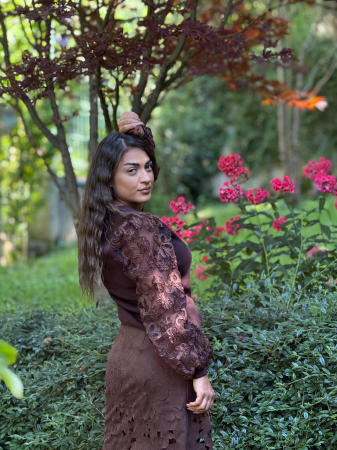 Bluza tricotanta cu maneca din dantela [3]