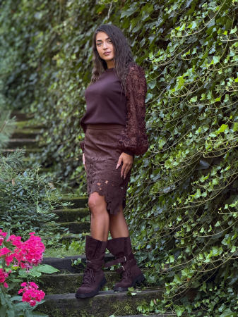 Bluza tricotanta cu maneca din dantela [2]