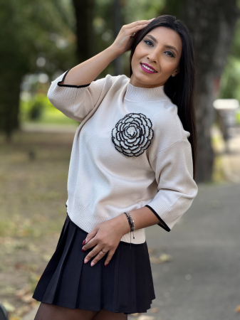 Bluza tricotata cu brosa floare [2]