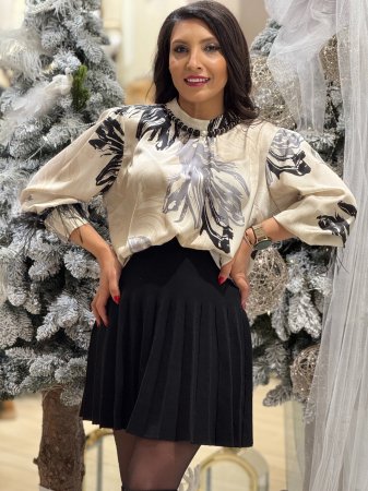 Bluza cu maneca bufanta si buline [4]