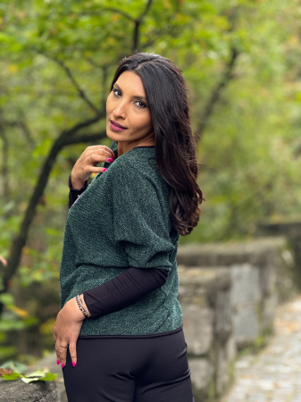 Bluza verde cu cercuri [3]