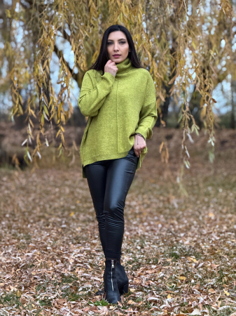 Bluza verde cu gat inalt [5]