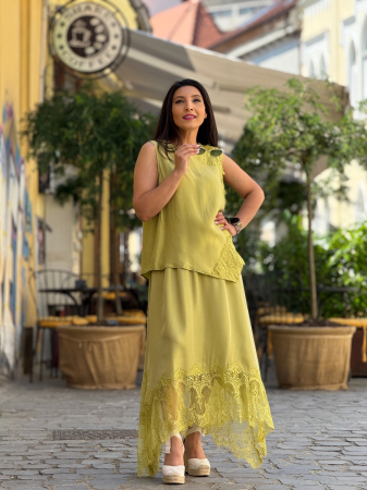 Bluza verde olive cu detalii din dantela [4]