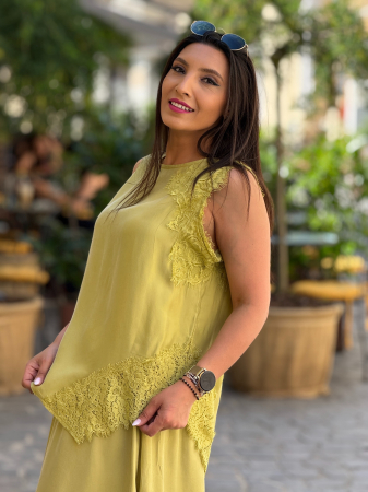 Bluza verde olive cu detalii din dantela [1]