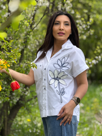 Camasa alba cu broderie florala [1]