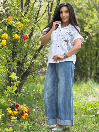 Camasa alba cu broderie florala [3]