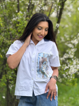 Camasa alba cu guler contrastant si imprimeu artistic [1]