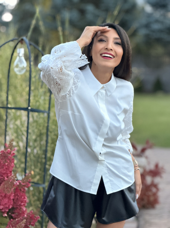 Camasa alba cu maneca din dantela [1]