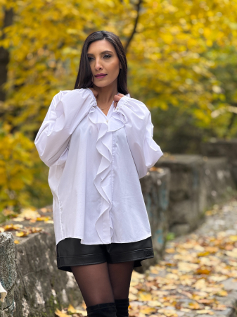 Camasa alba cu volane si decolteu in V [1]