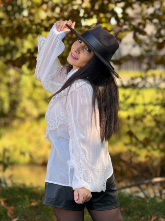 Camasa cu aplicatii din dantela brodata [3]