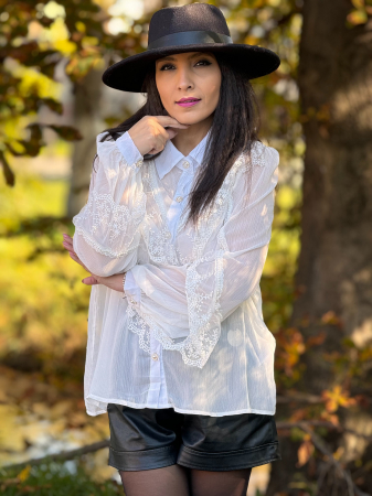 Camasa cu aplicatii din dantela brodata [2]