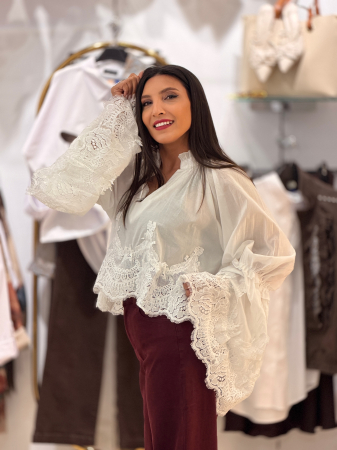 Camasa cu broderie si maneca clopot [3]