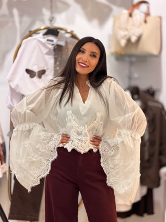 Imbracaminte de dama - Camasa cu broderie si maneca clopot