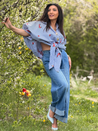 Camasa cu dungi cu broderie florala aplicata si nasturi decorativi [2]