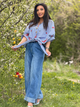 Camasa cu dungi cu broderie florala aplicata si nasturi decorativi [3]