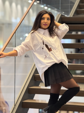 Imbracaminte de dama - Camasa cu imprimeu doamna cu palarie si catel