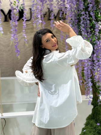 Camasa din bumbac cu maneca cu volane si flori aplicate [6]