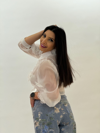 Camasa din organza cu flori aplicate [3]
