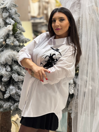 Camasa oversize cu imprimeu doamna cu perle [2]