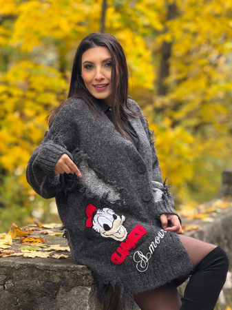 Cardigan cu inscriptii si detalii aplicate [3]