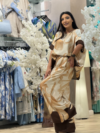 Compleuri si costume - Compleu bej cu imprimeu abstract