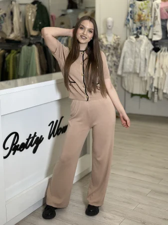 OFERTELE PRIMAVERII - Compleu bej cu jacheta cu nasturi decorativi