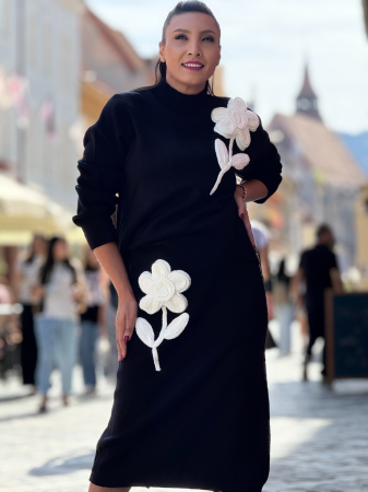 Compleu cu bluza cu floare si fusta [4]