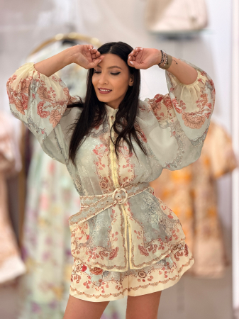 Compleuri si costume - Compleu cu pantaloni scurti din material floral