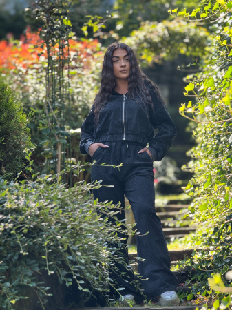 Compleuri si costume - Compleu dama negru cu pietricele