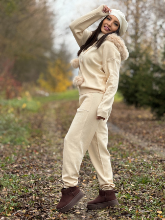 Compleu tricotat cu blanita la gluga [2]