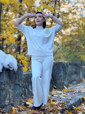 Compleuri si costume - Compleu tricotat cu floare in piept