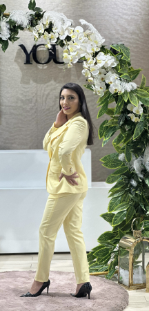 Costum galben cu doua randuri de nasturi [2]