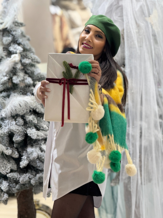 Esarfa colorata cu ciucurei [3]