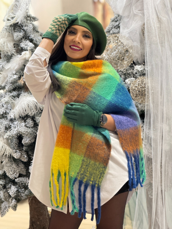 CADOURI DE CRACIUN - Esarfa in carouri cu franjuri