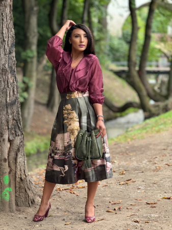 Fusta midi cu pliuri elegante [1]