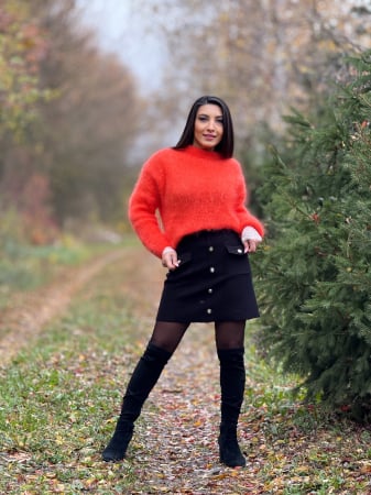 Imbracaminte de dama - Fusta tricotata cu buzunare si nasturi decorativi