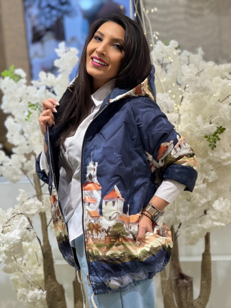 Geaca cu gluga si imprimeu castel [1]