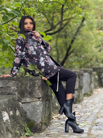 Geci si jachete - Geaca cu gluga si imprimeu floral
