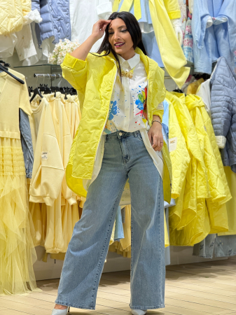 Geci si jachete - Geaca cu imprimeu floral si emblema pe maneca