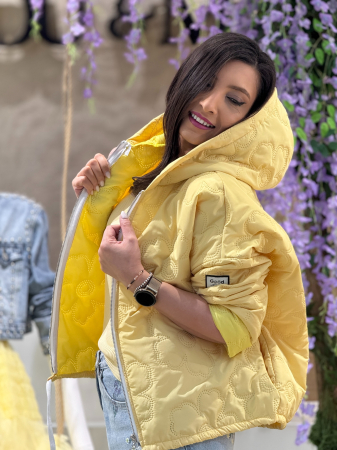 Noutati - Geacă damă matlasată cu glugă, fermoar frontal și model floral embosat