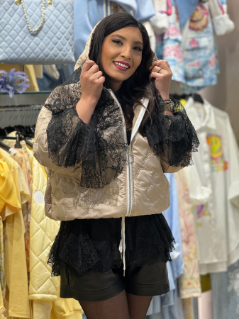 Geci si jachete - Geacă damă matlasată cu glugă, fermoar frontal și model floral embosat