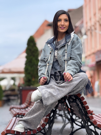 Geaca de blugi cu guler din dantela si volane din tulle [1]