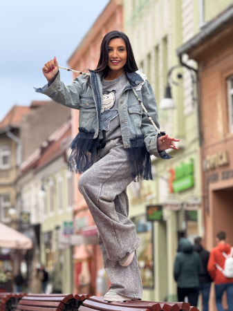 Geci si jachete - Geaca de blugi cu guler din dantela si volane din tulle