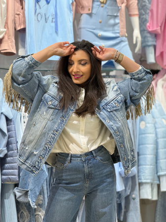 Geaca din blugi cu franjuri si broderie pe spate [1]