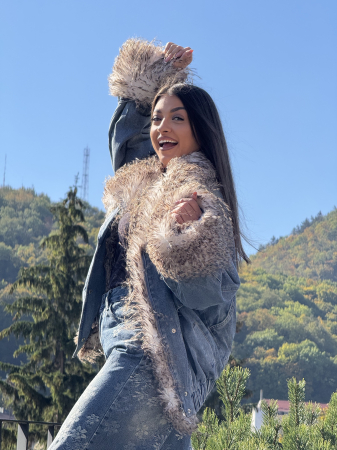 Geci si jachete - Geaca din denim cu blanita bej si croiala lejera