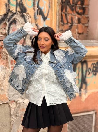 Noutati - Geaca din jeans cu flori aplicate