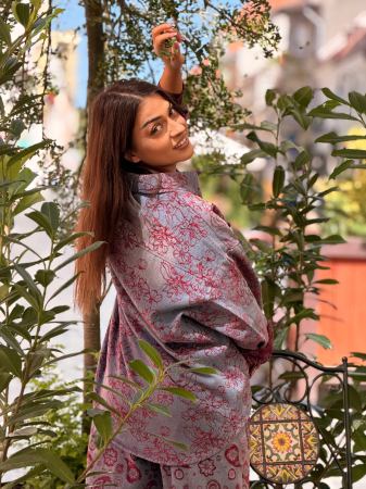 Geaca din jeans cu imprimeu floral roz [1]
